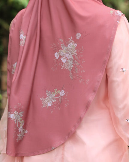 SO-MARJAN TWILL NC GARLAND in RUBY