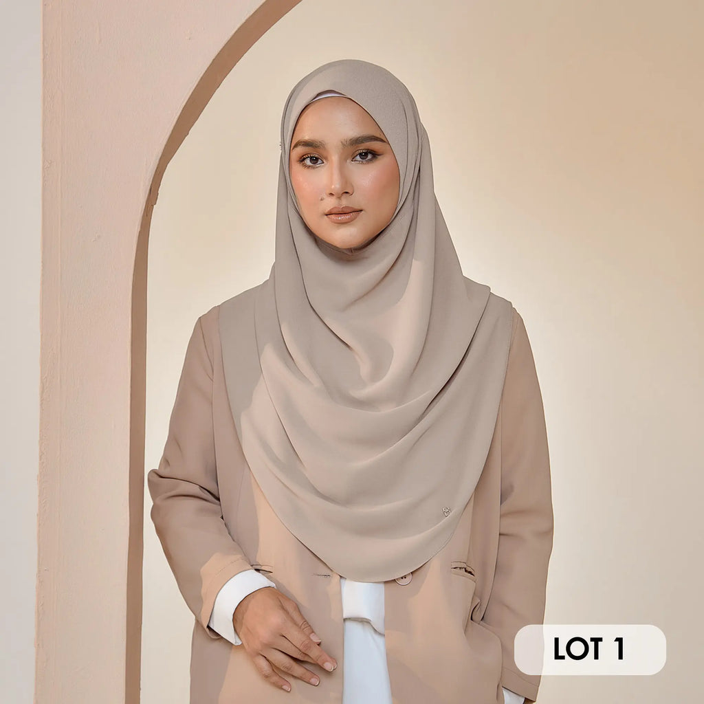 GRACEFULLY-SO PLAIN in SIROCCO