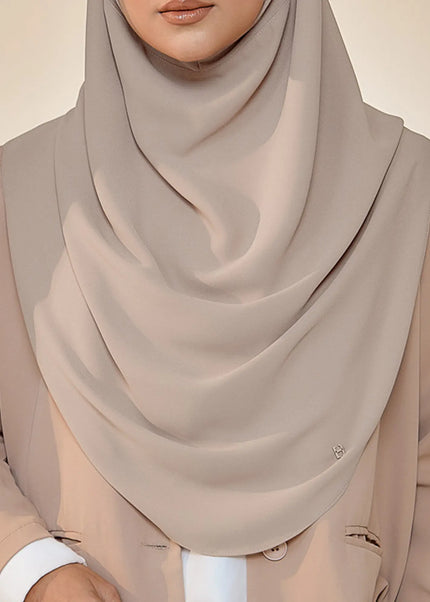 GRACEFULLY-SO PLAIN in SIROCCO