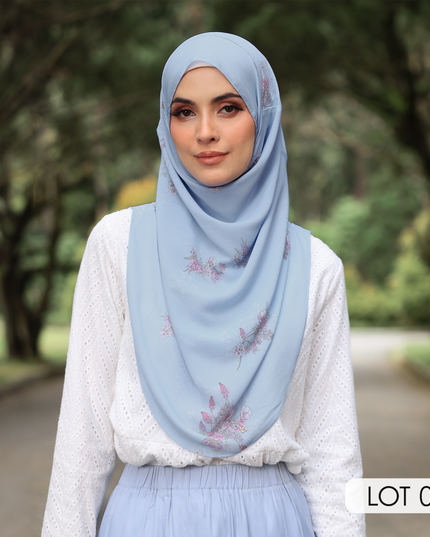 TWEELY-SO BASIC GARLAND in SKY BLUE