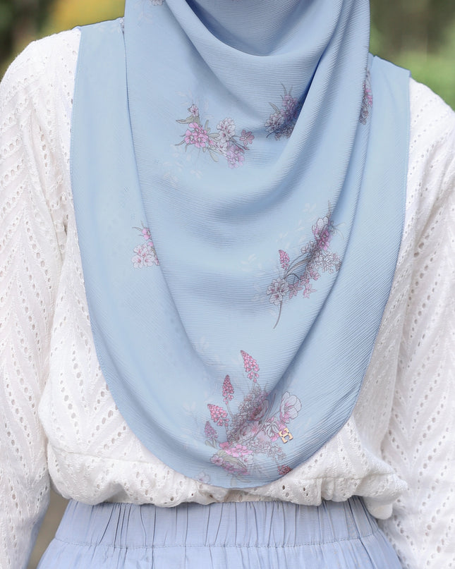 TWEELY-SO BASIC GARLAND in SKY BLUE