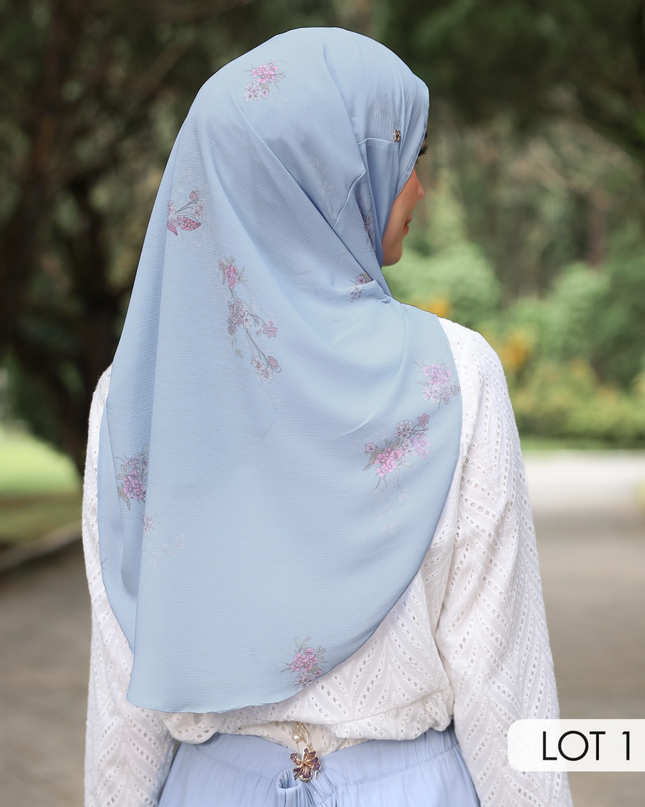 TWEELY-SO BASIC GARLAND in SKY BLUE