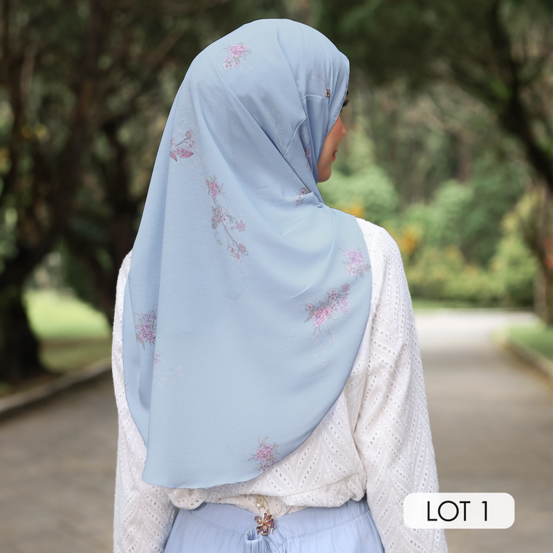 TWEELY-SO BASIC GARLAND in SKY BLUE