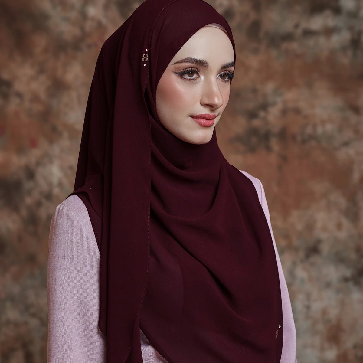 PRETTILY-SO in SCARLET