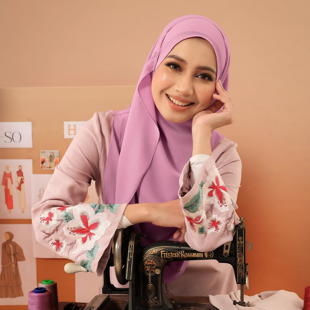 FABLY-SO in THULIAN PINK