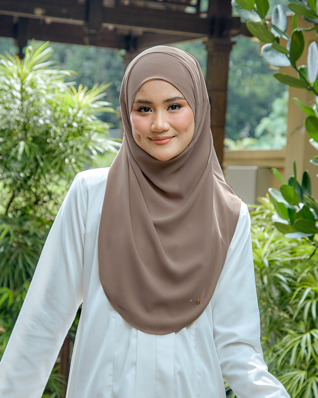 SOFTLY-SO in TRENCH COAT