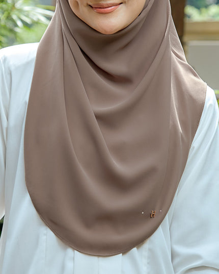 SOFTLY-SO in TRENCH COAT