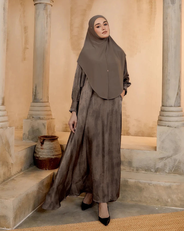 JO-MAWJEENA in UMBER