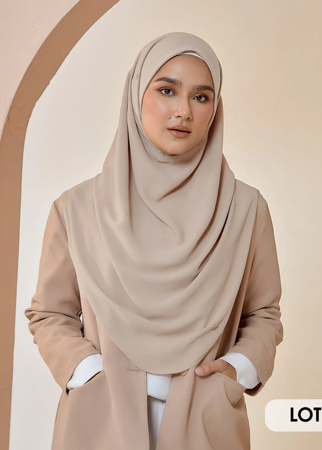 GRACEFULLY-SO PLAIN in VANILLA