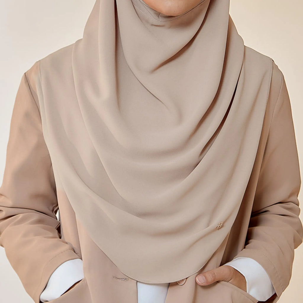 GRACEFULLY-SO PLAIN in VANILLA