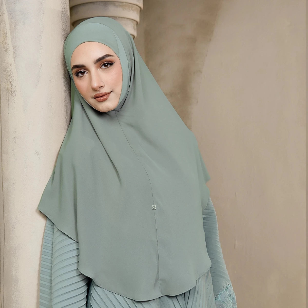 IMANLY-SO in VIRIDION GREEN
