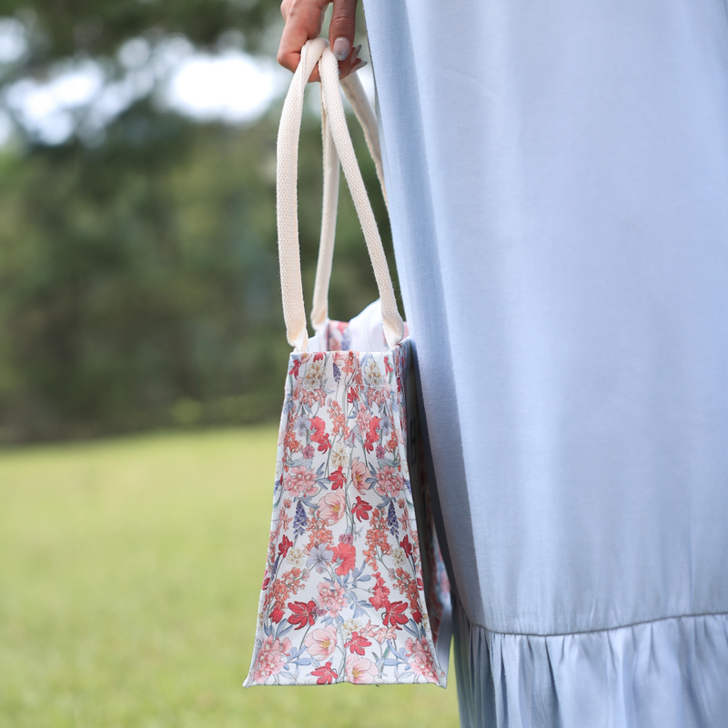 TO-LOVE GARLAND in WHITE