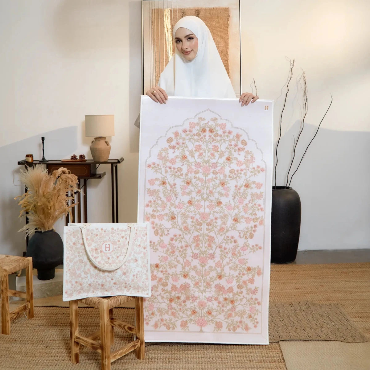 SAJDA HAYAT in WHITE