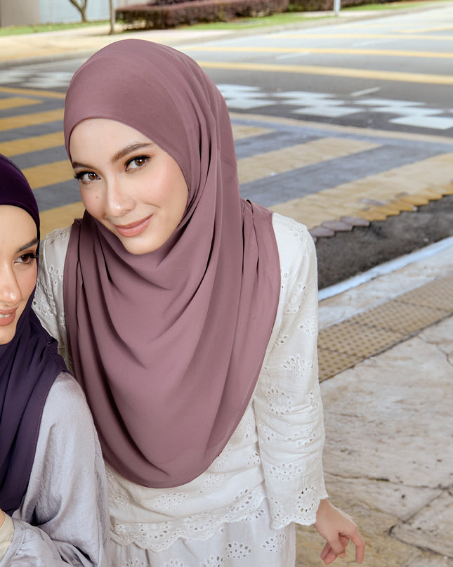 DAINTY-SO in ALMOND SPICE