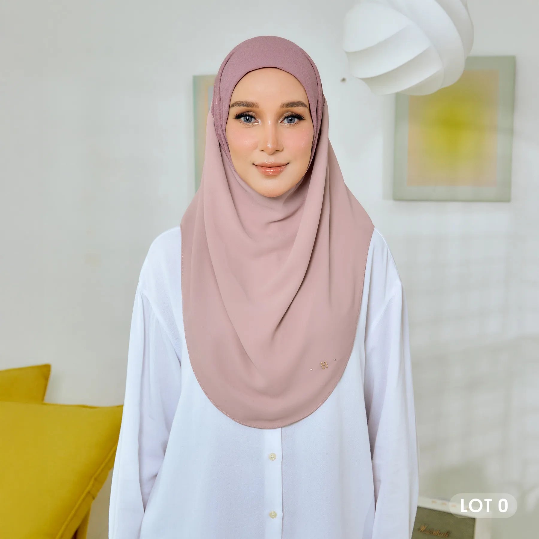 GRACEFULLY-SO PLAIN in CHIC PEACH