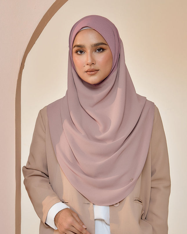 GRACEFULLY-SO PLAIN in CHIC PEACH