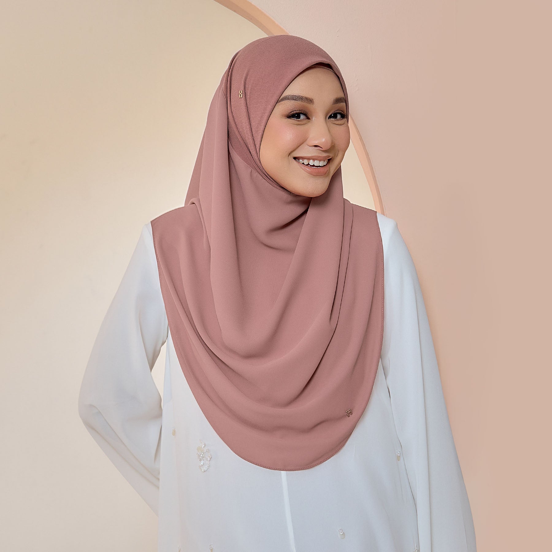 GRACEFULLY-SO PLAIN in CORAL HAZE