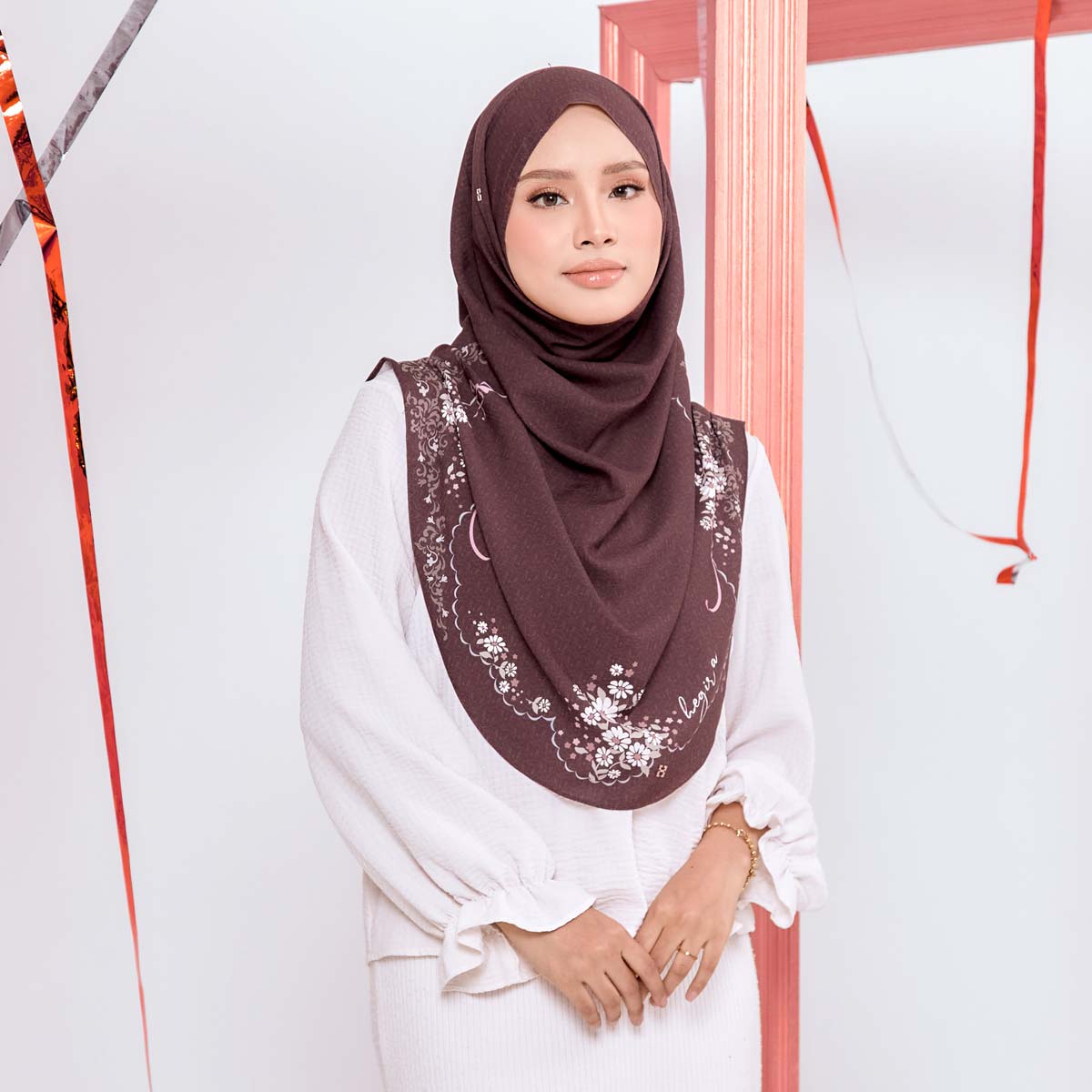 KEENLY-SO RIBBON DAISIES in DARK BROWN