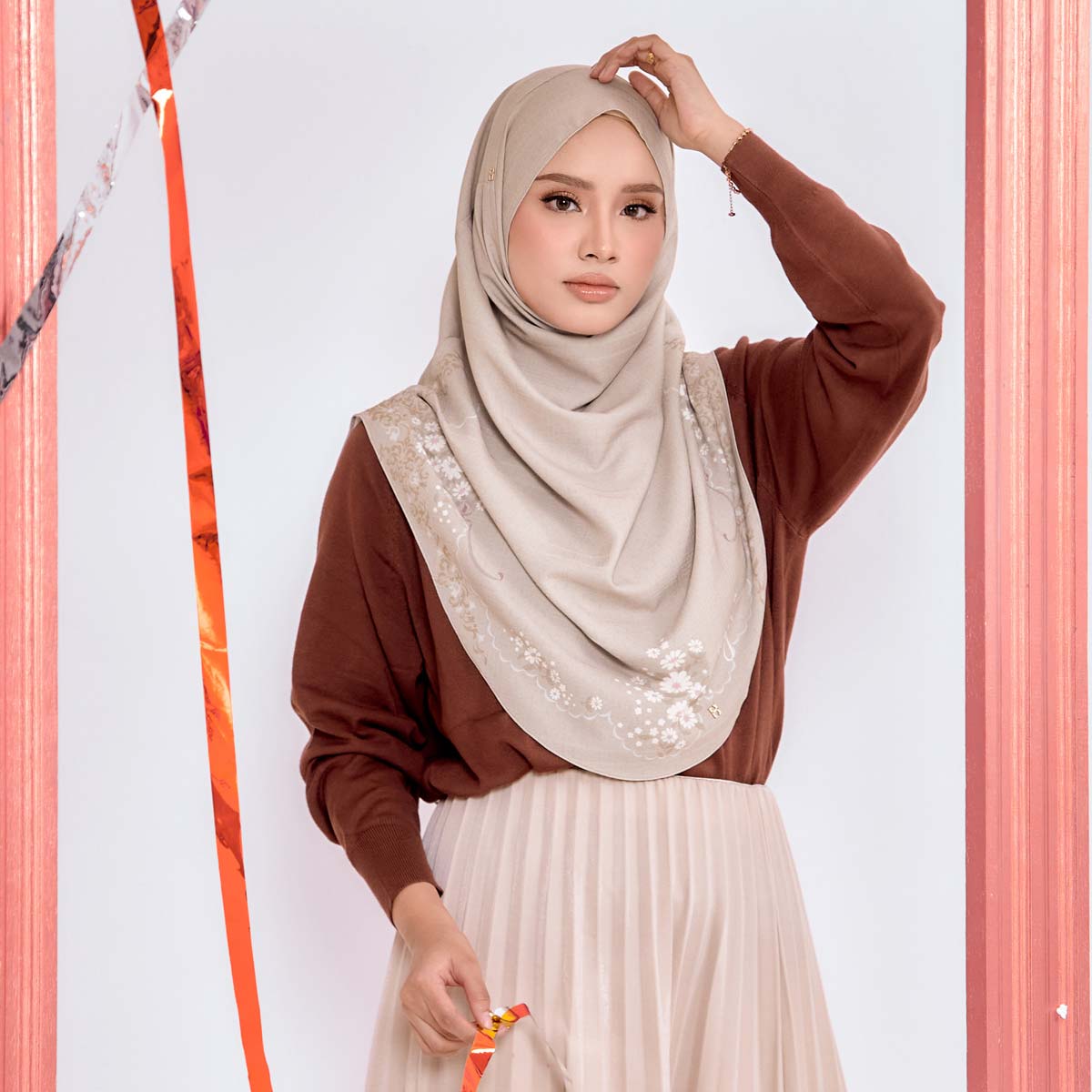 KEENLY-SO RIBBON DAISIES in KHAKI