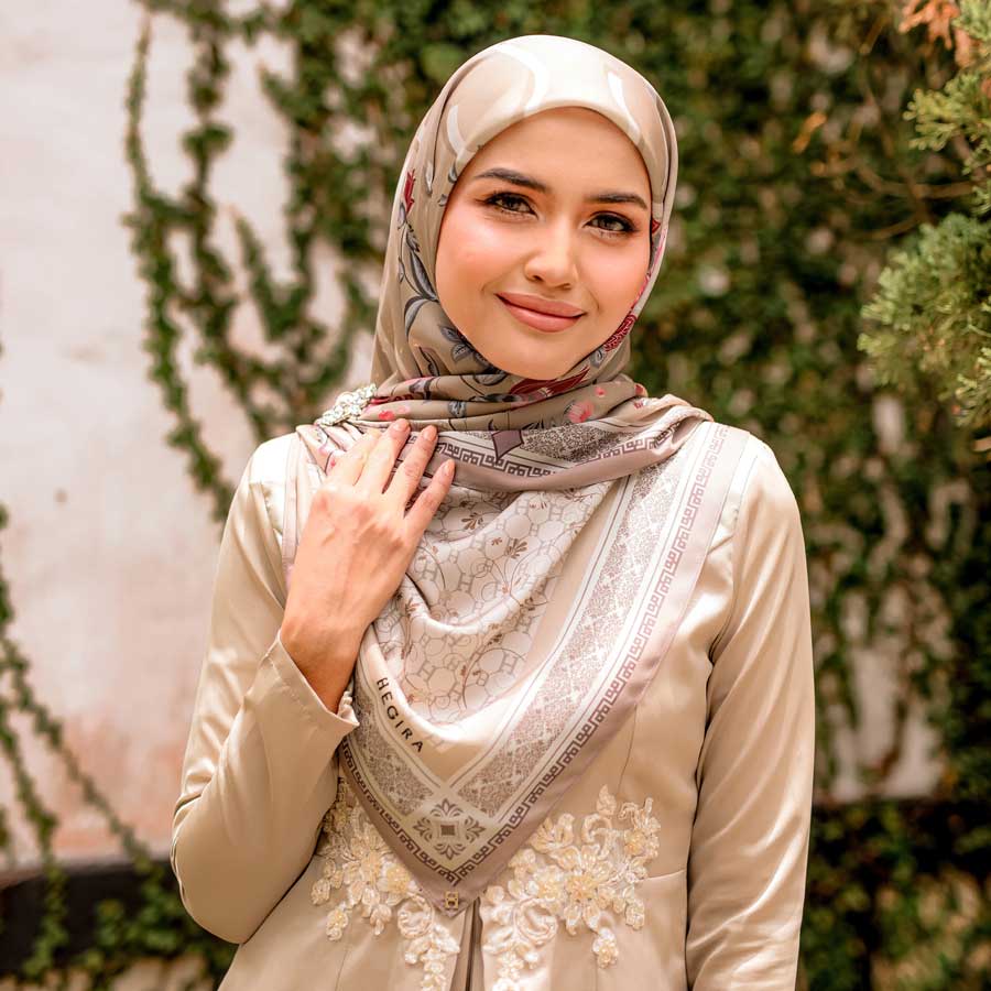 PS-HAGIA MATTE SATIN in PECAN