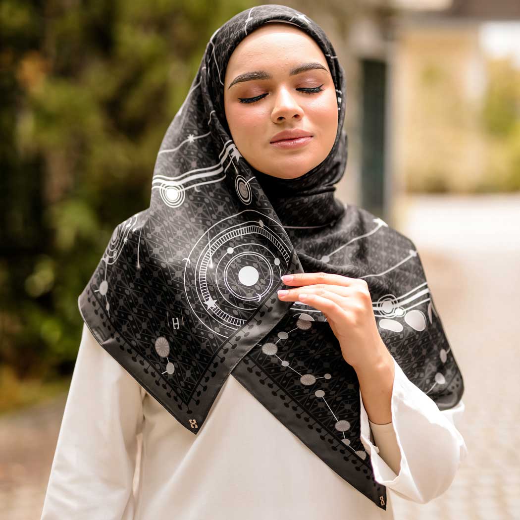 PS-CONSTELLATION MATTE SATIN in BLACK