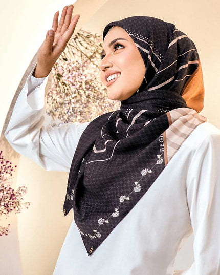 PS-HENRIKA MATTE SATIN in STARBURST