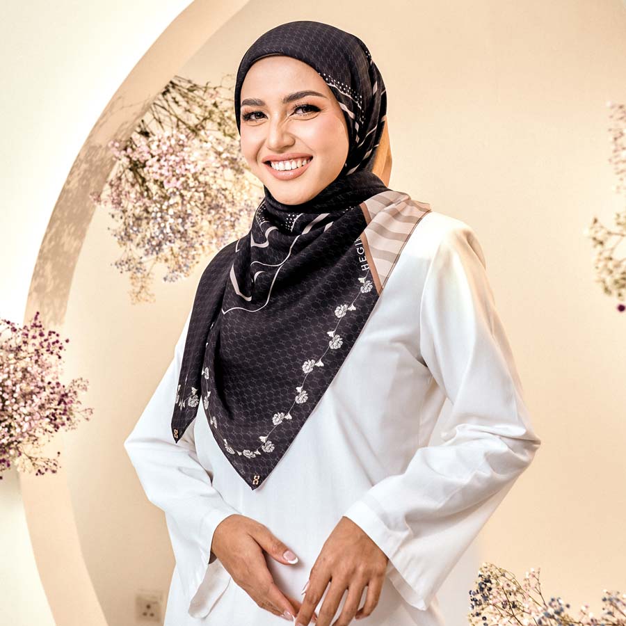 PS-HENRIKA MATTE SATIN in STARBURST