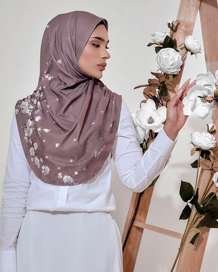 SO-DAISY RUSTIC ROSETTE in BURLWOOD