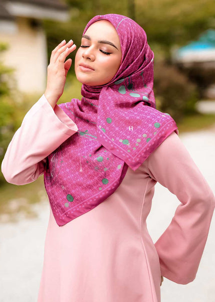 PS-CONSTELLATION MATTE SATIN in KNOCKOUT PINK