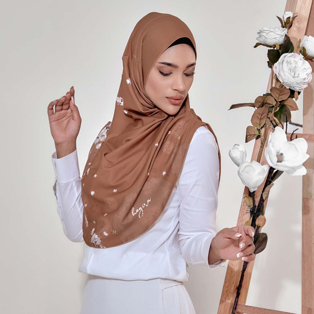 SO-DAISY RUSTIC ROSETTE in MARIGOLD