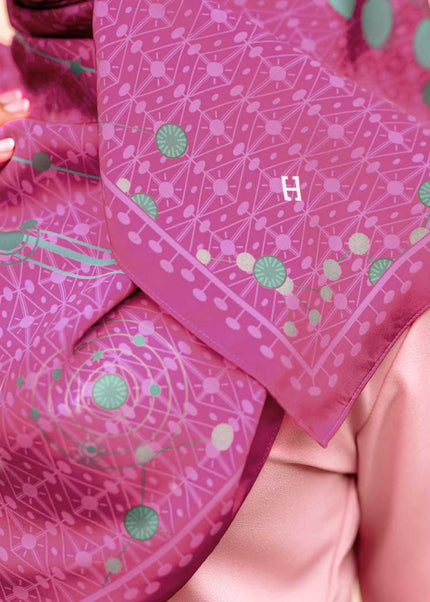 PS-CONSTELLATION MATTE SATIN in KNOCKOUT PINK