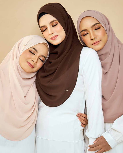 CUTELY-SO in ALMOND SPICE