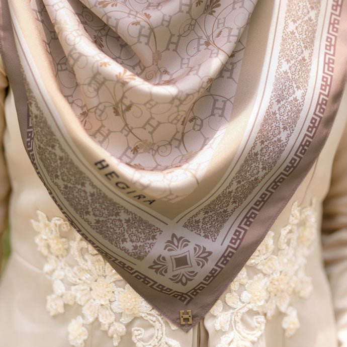 PS-HAGIA MATTE SATIN in PECAN