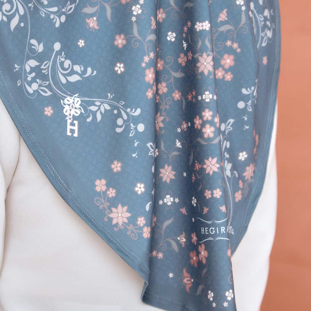 SO-MABEL CHARMS in LAGUNA BLUE