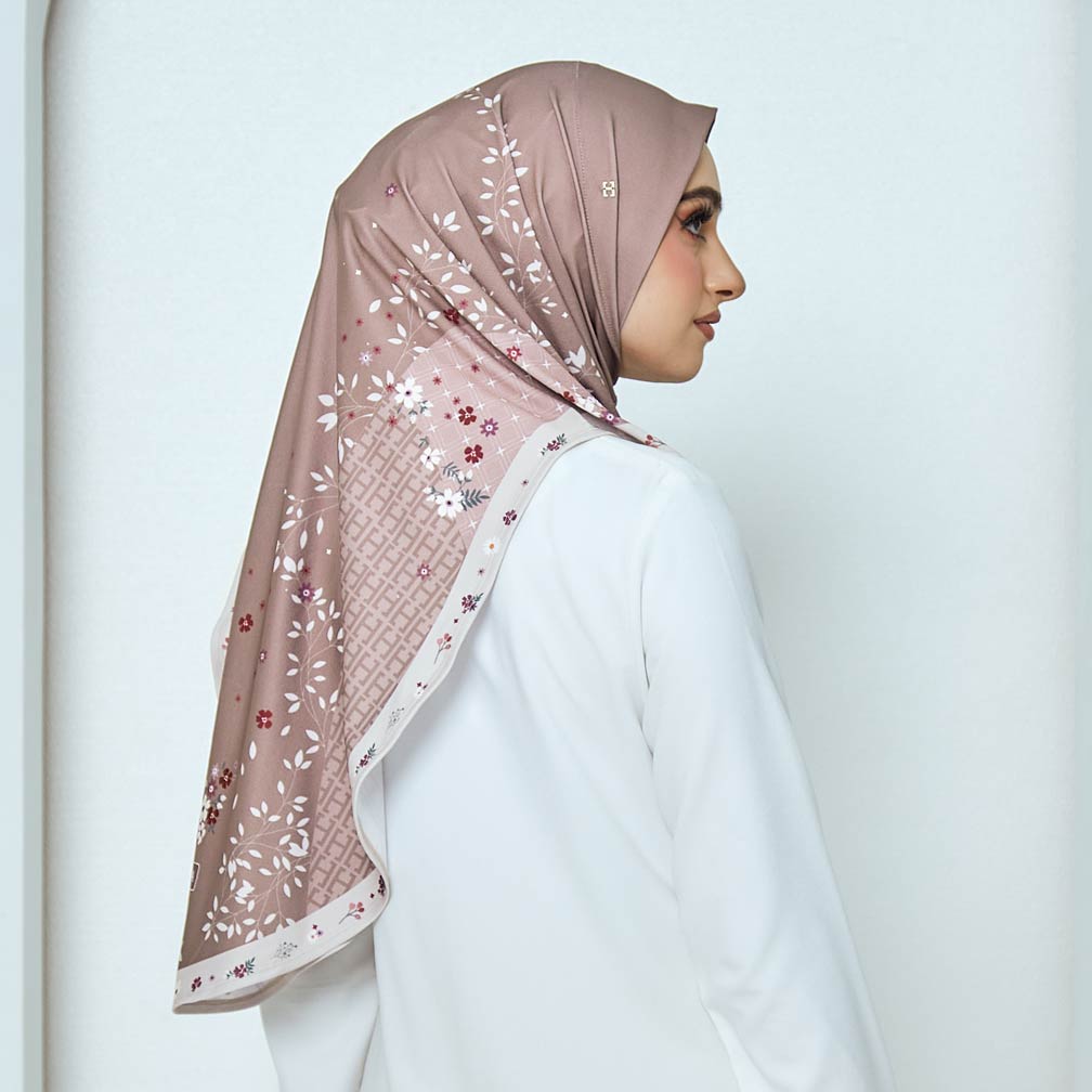 SO-LUCKY LAVANIA in ALMOND