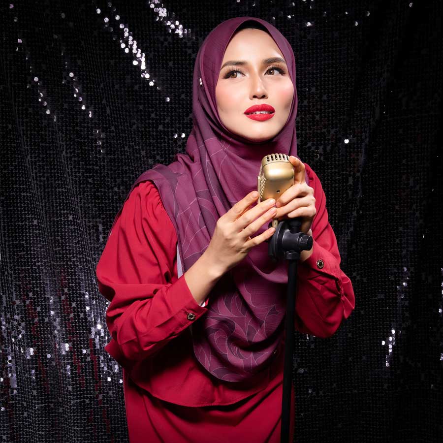 KEENLY-SO WEBBYPETALS in CRUSHED VELVET