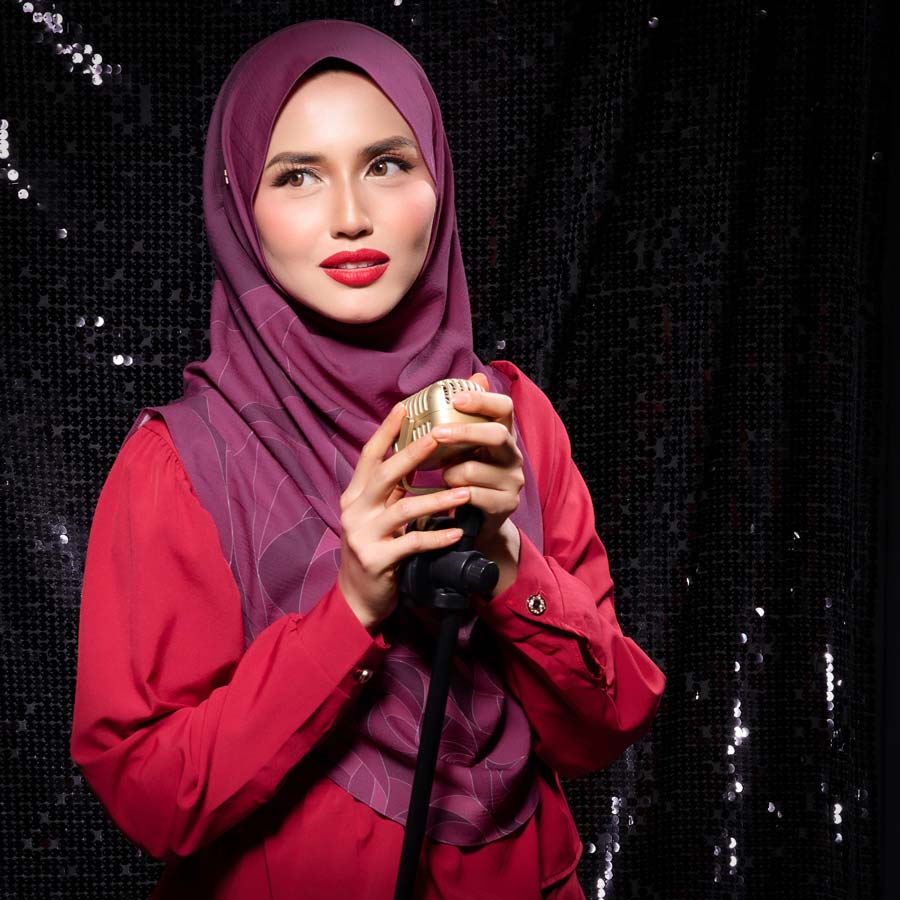 KEENLY-SO WEBBYPETALS in CRUSHED VELVET