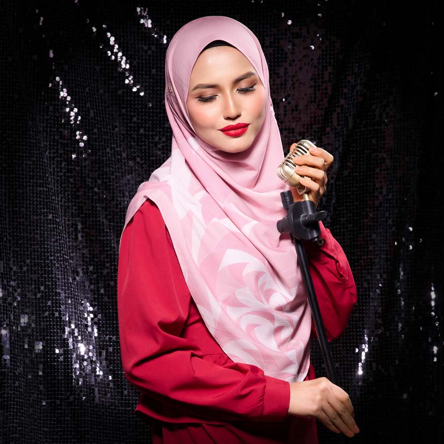 KEENLY-SO WEBBYPETALS in CORAL CLOUD