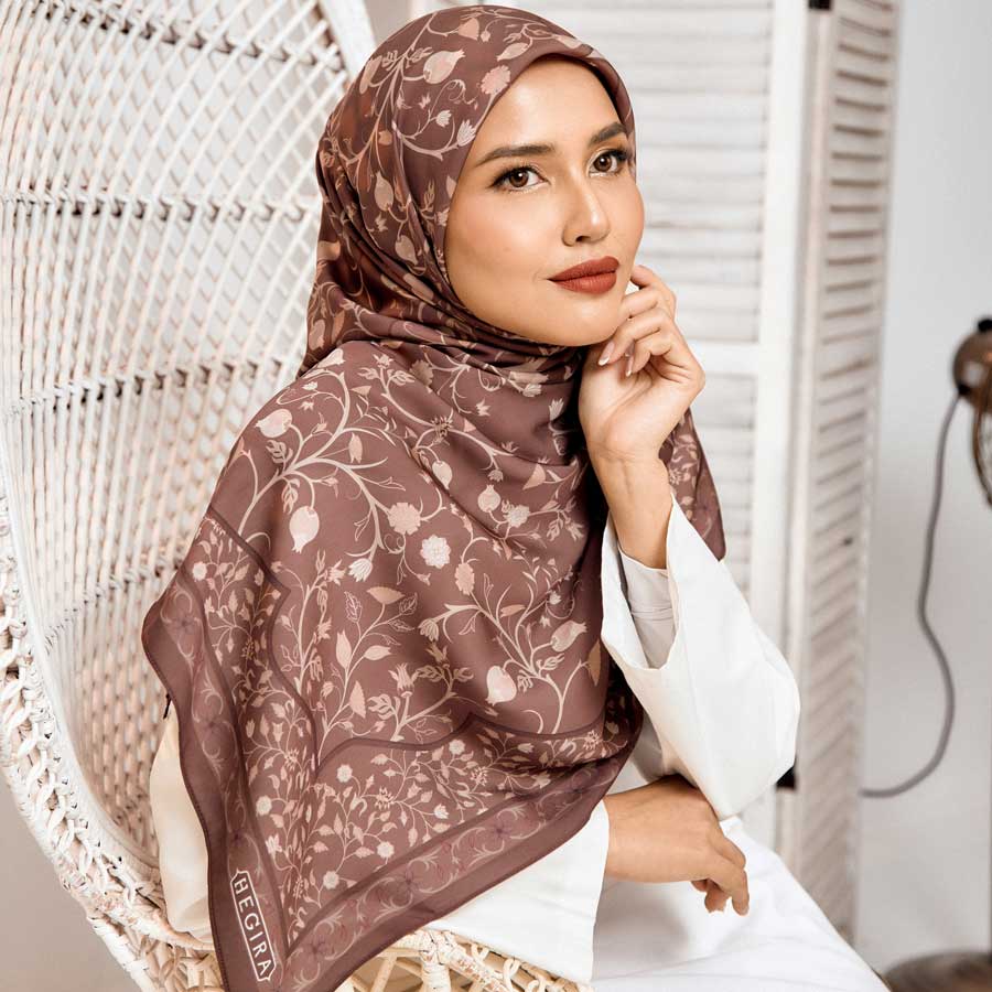 PS-HELENA MATTE SATIN in UMBER