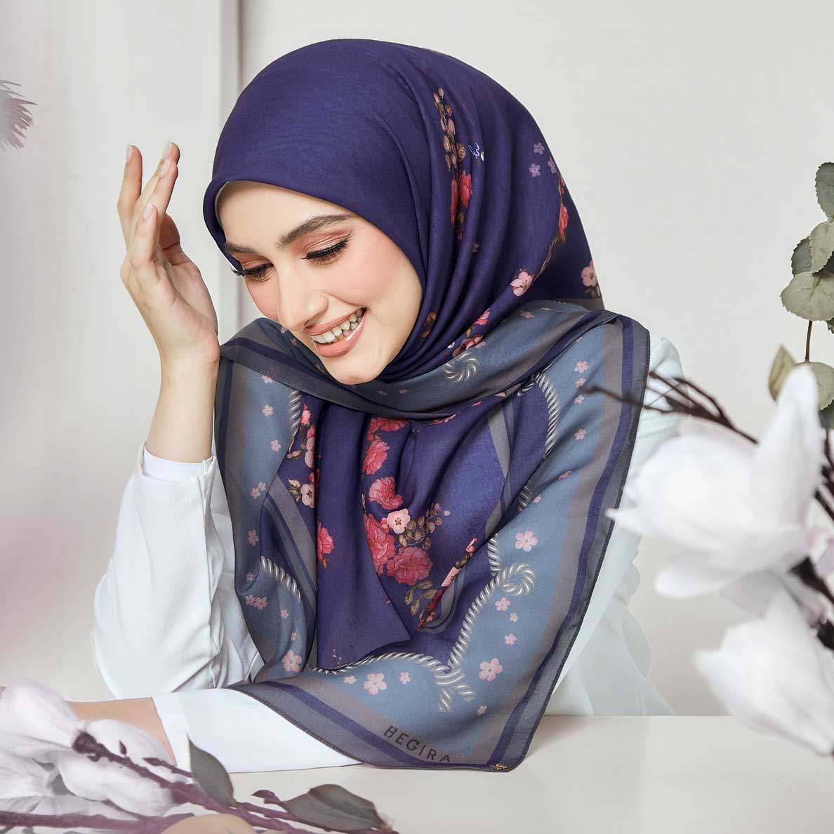 PS-COTTAGE ROSE VOILE in NAVY
