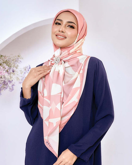 PS-HEIDEMARIE MATTE SATIN in PEACHY