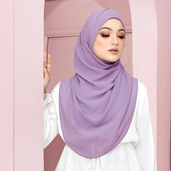 CUTELY-SO SYRIA in HEATHER WISTERIA