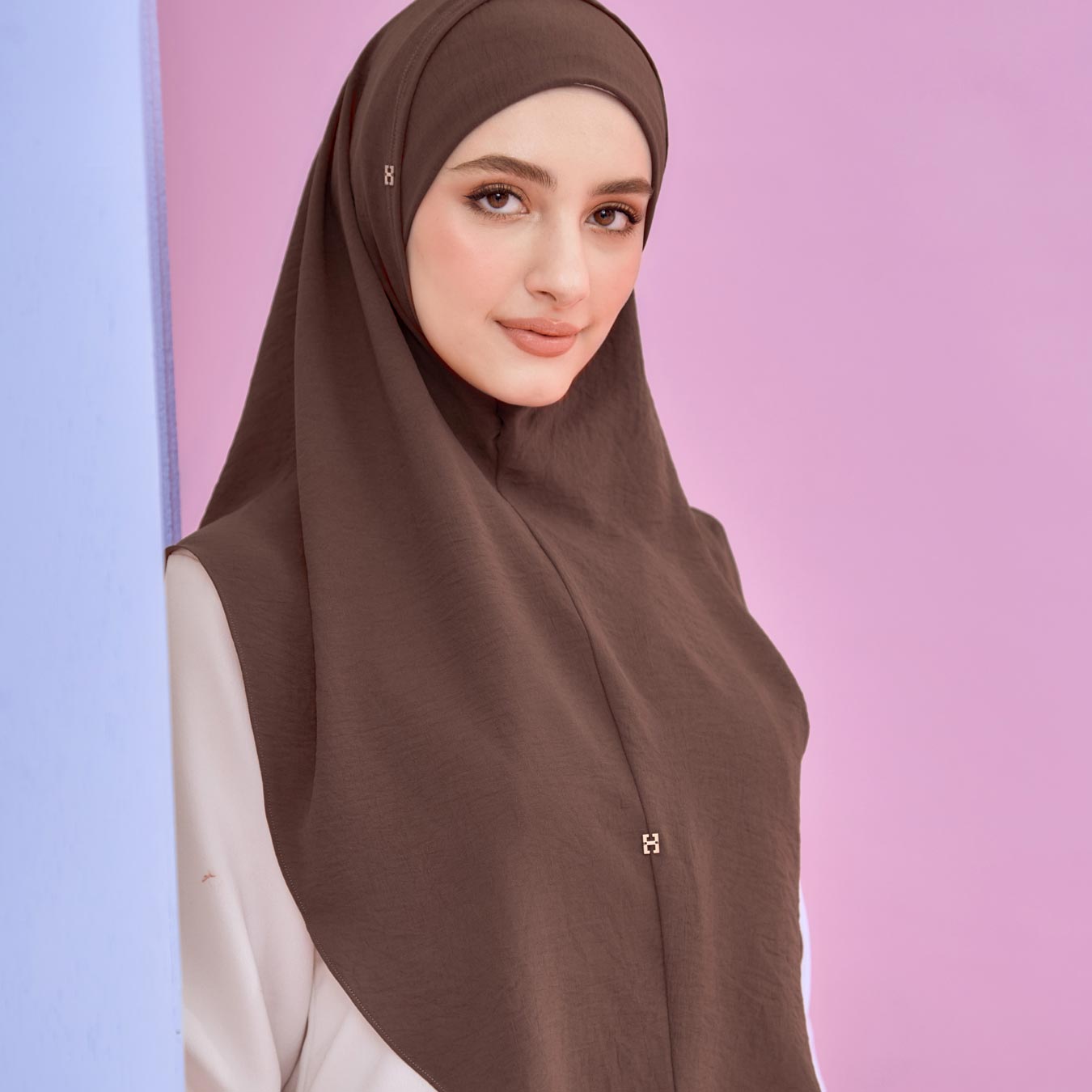 DANDILY-SO in WALNUT